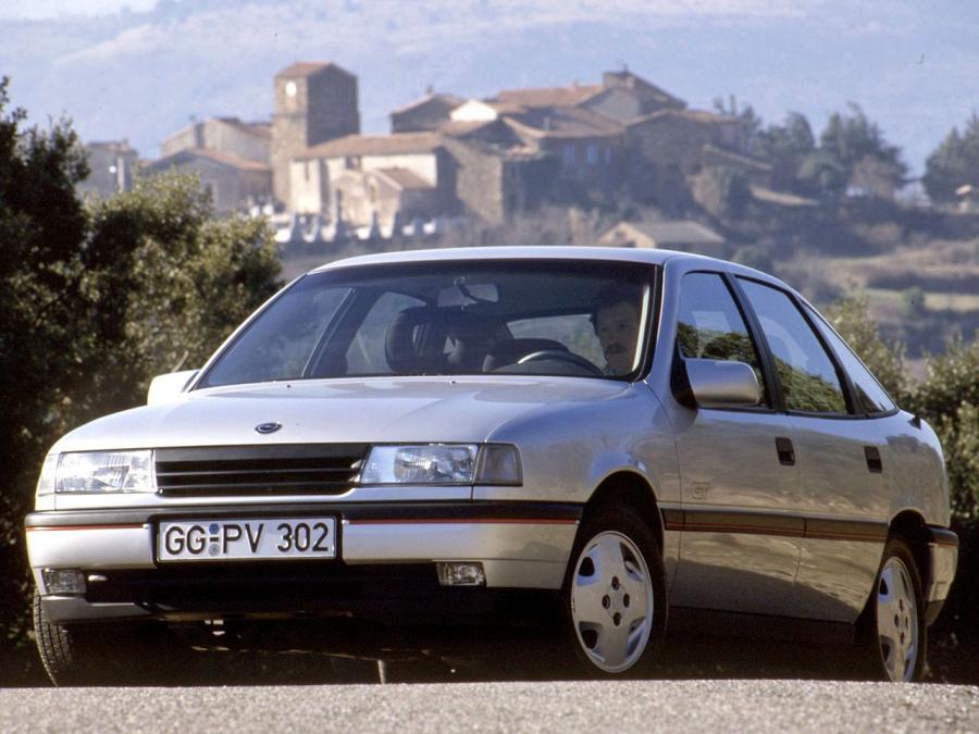 Opel Vectra GT Hatchback 1988 года  (фото 2 из 7)